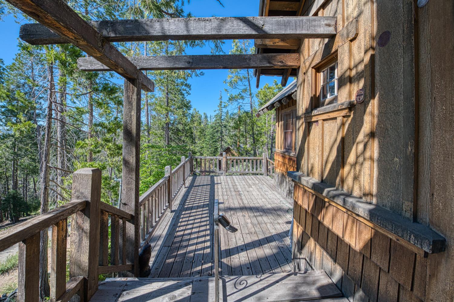 15 Rock Haven, Shaver Lake, CA 93664