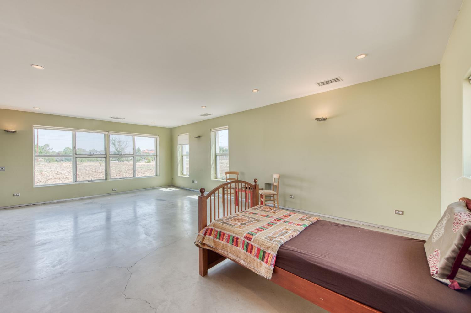 5189 E Copper Ave, Clovis, CA 93619