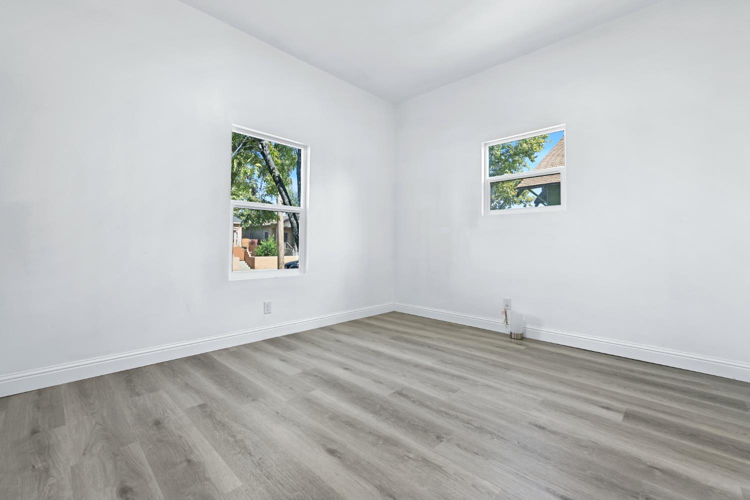 2726 E Washington Ave, Fresno, CA 93701