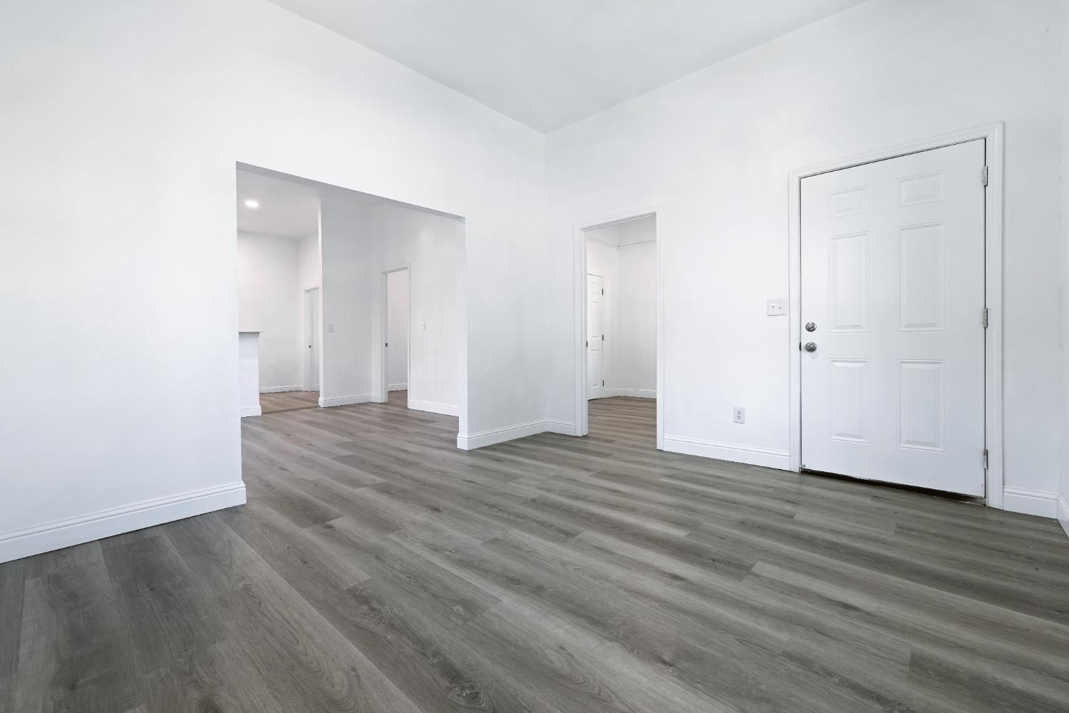 2726 E Washington Ave, Fresno, CA 93701