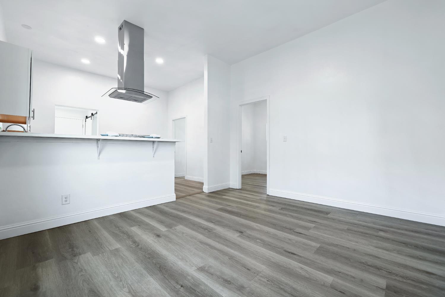 2726 E Washington Ave, Fresno, CA 93701