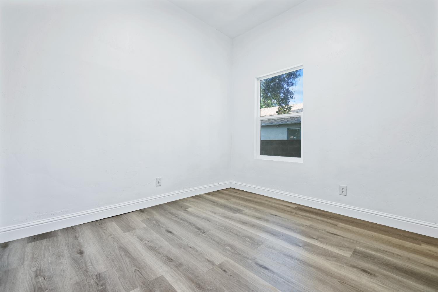 2726 E Washington Ave, Fresno, CA 93701