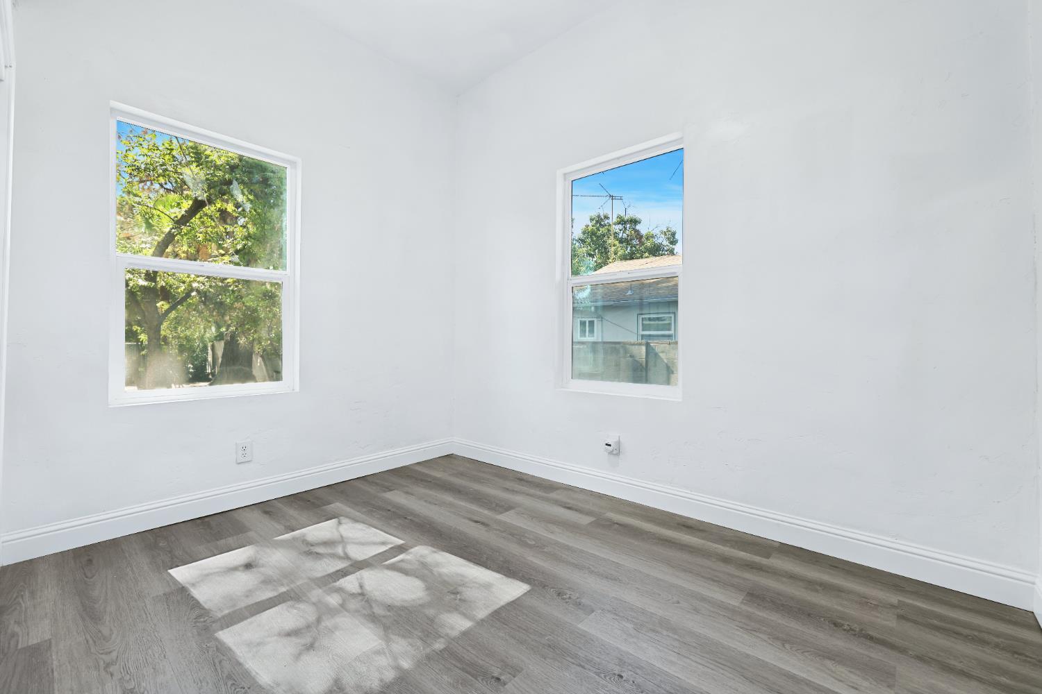 2726 E Washington Ave, Fresno, CA 93701