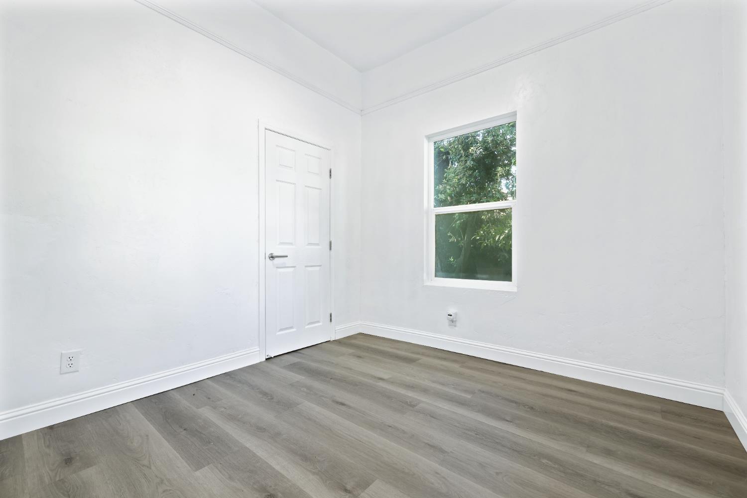 2726 E Washington Ave, Fresno, CA 93701