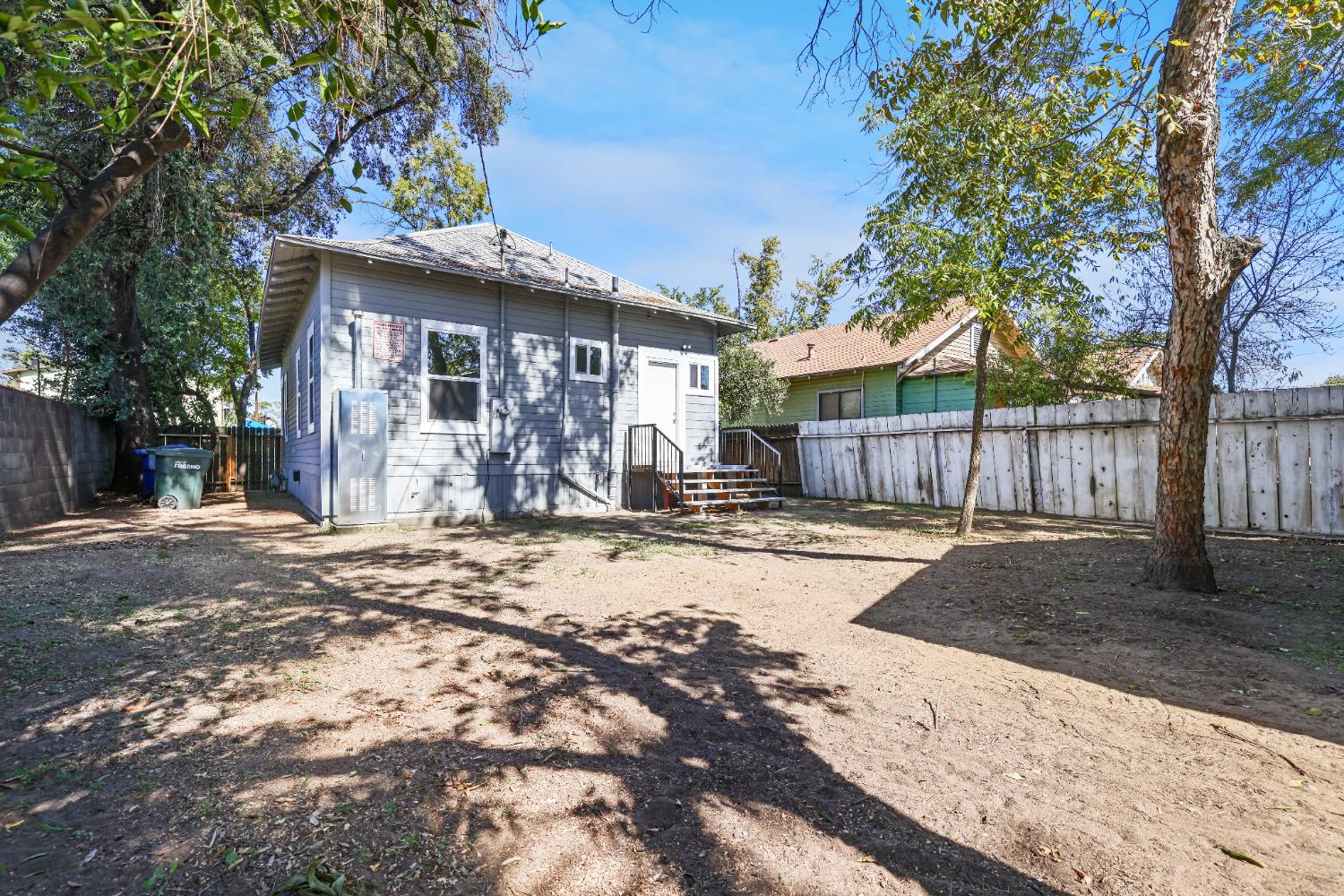 2726 E Washington Ave, Fresno, CA 93701