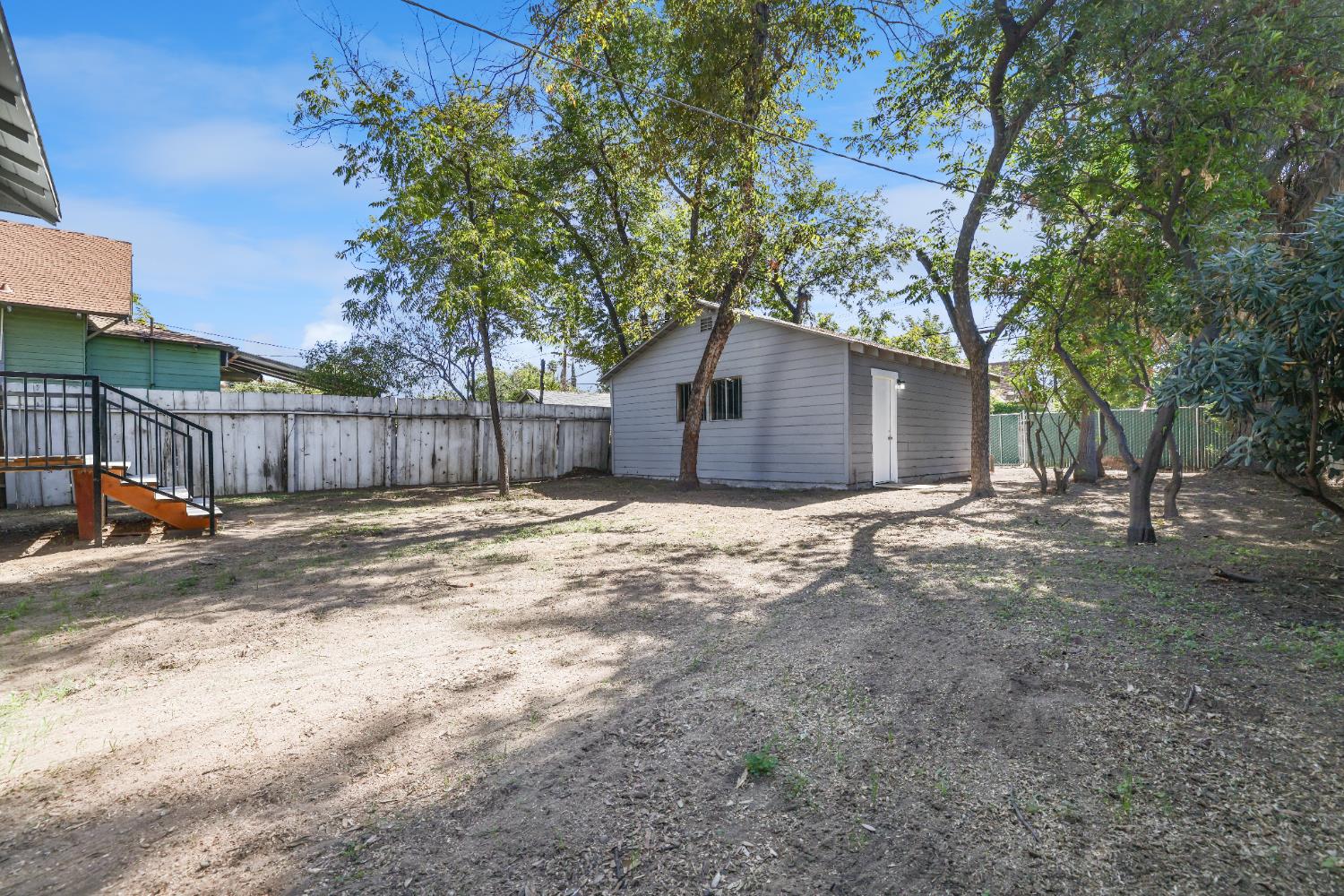 2726 E Washington Ave, Fresno, CA 93701