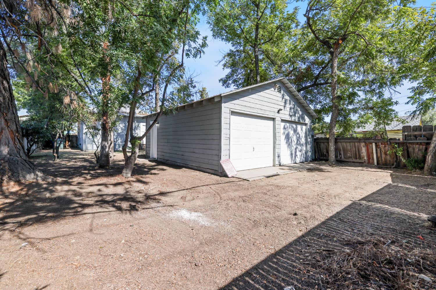 2726 E Washington Ave, Fresno, CA 93701