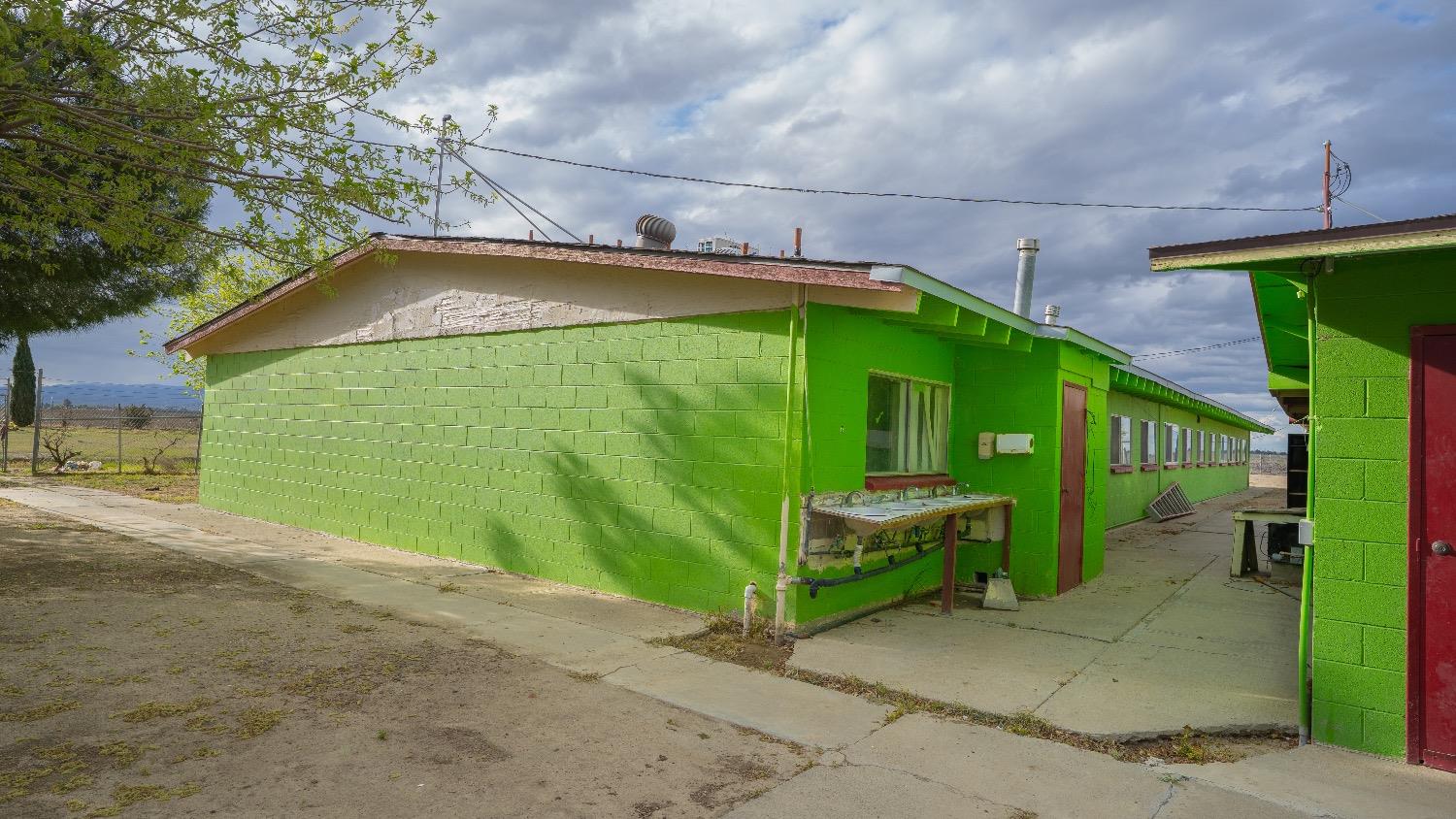 35976 S Siskiyou Ave, Huron, CA 93234