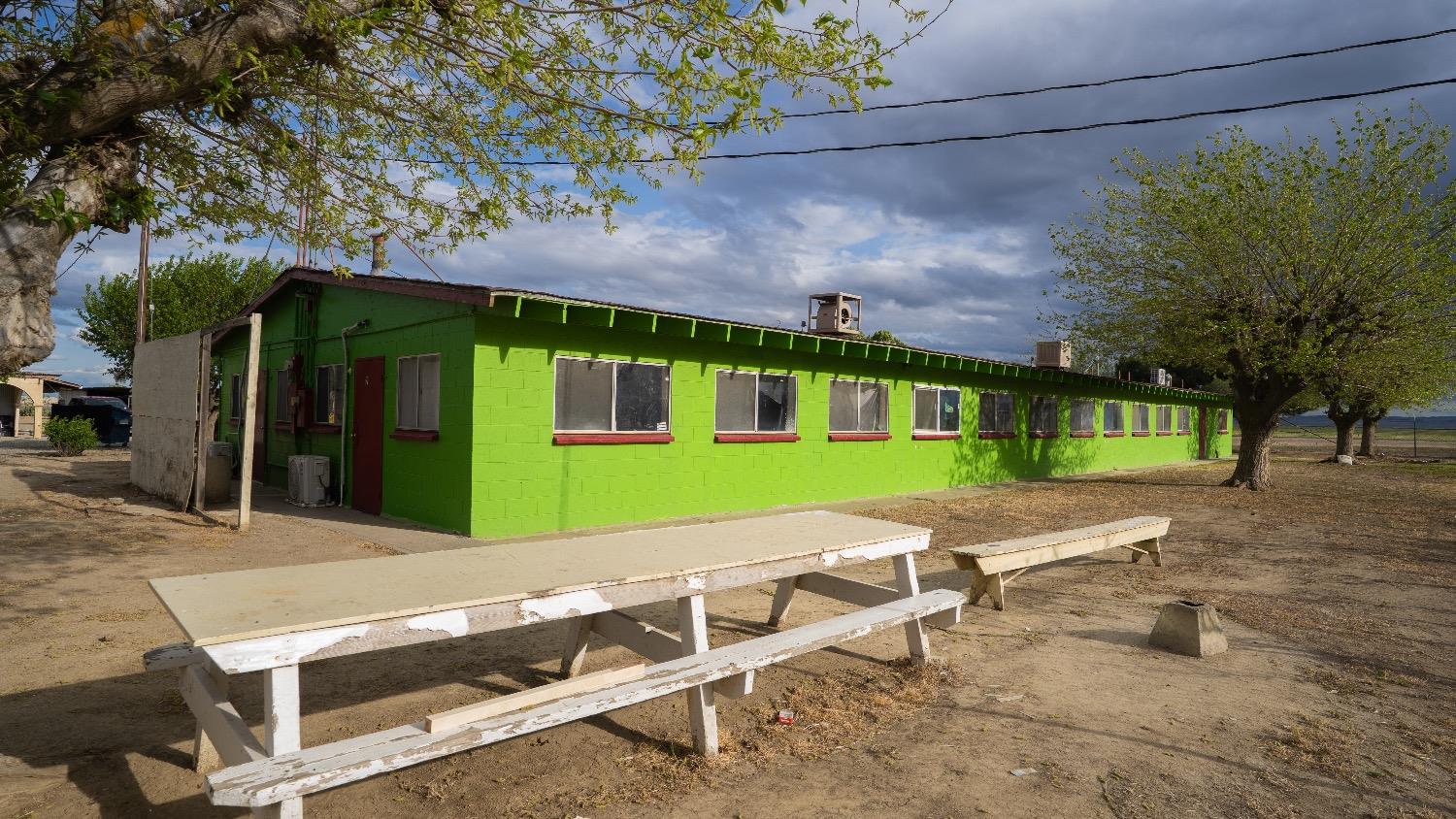 35976 S Siskiyou Ave, Huron, CA 93234