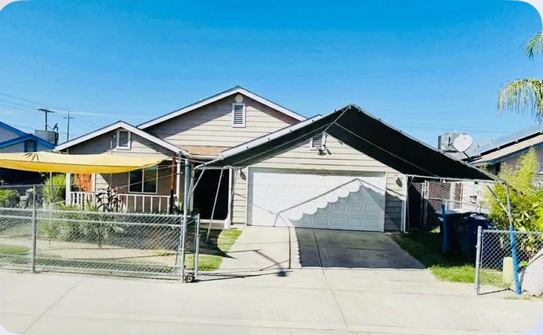 2586 S Habitat Ave, Fresno, CA 93706