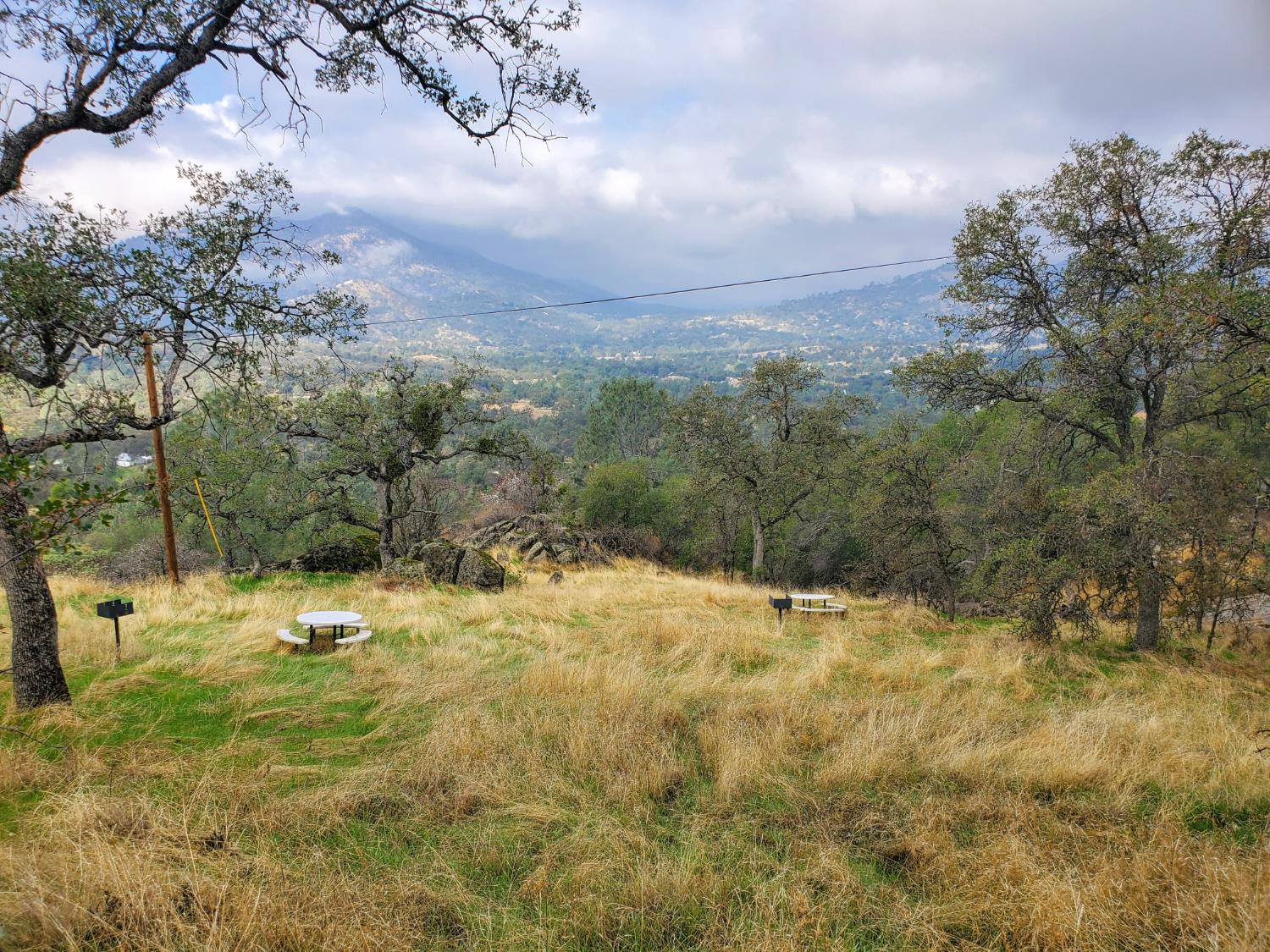 28666 Quail Springs Ln, Tollhouse, CA 93667