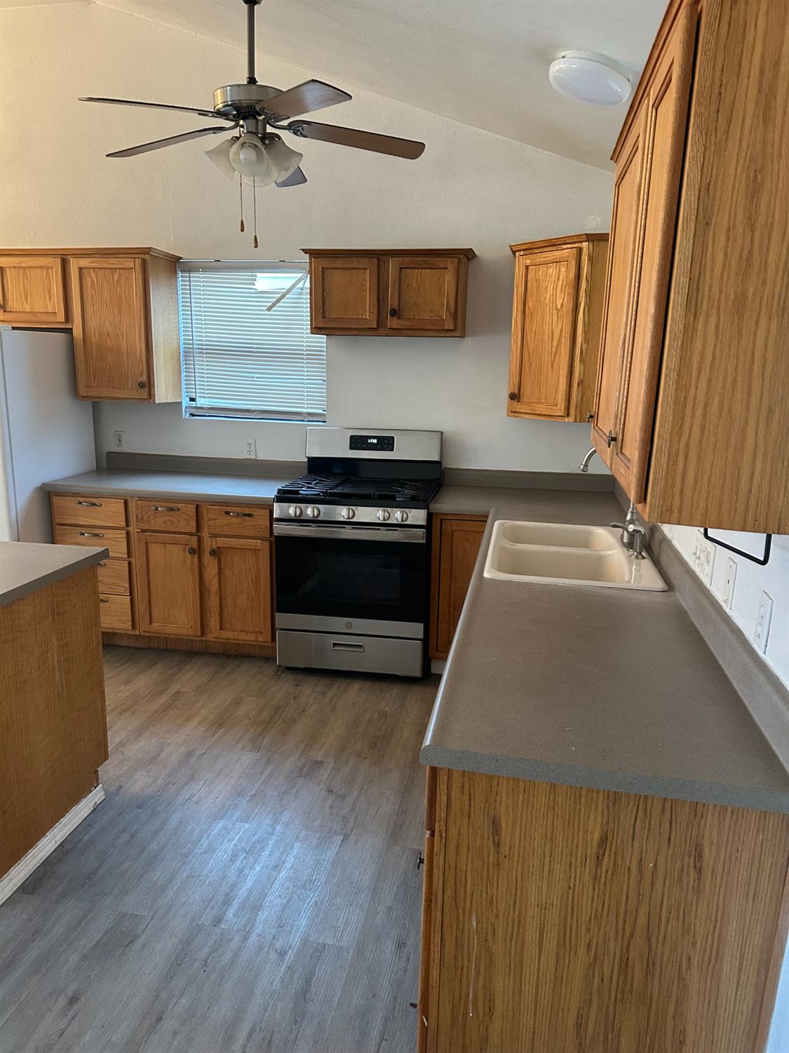 2316 E Norwich Ave, Fresno, CA 93726