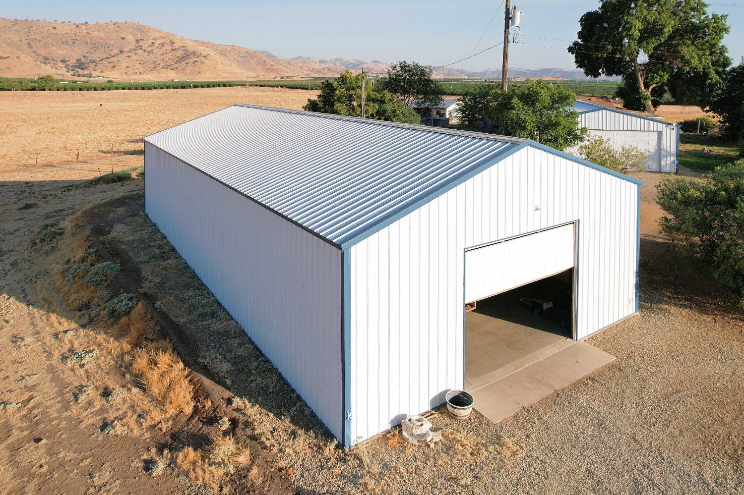 3363 S Anchor Ave, Orange Cove, CA 93646