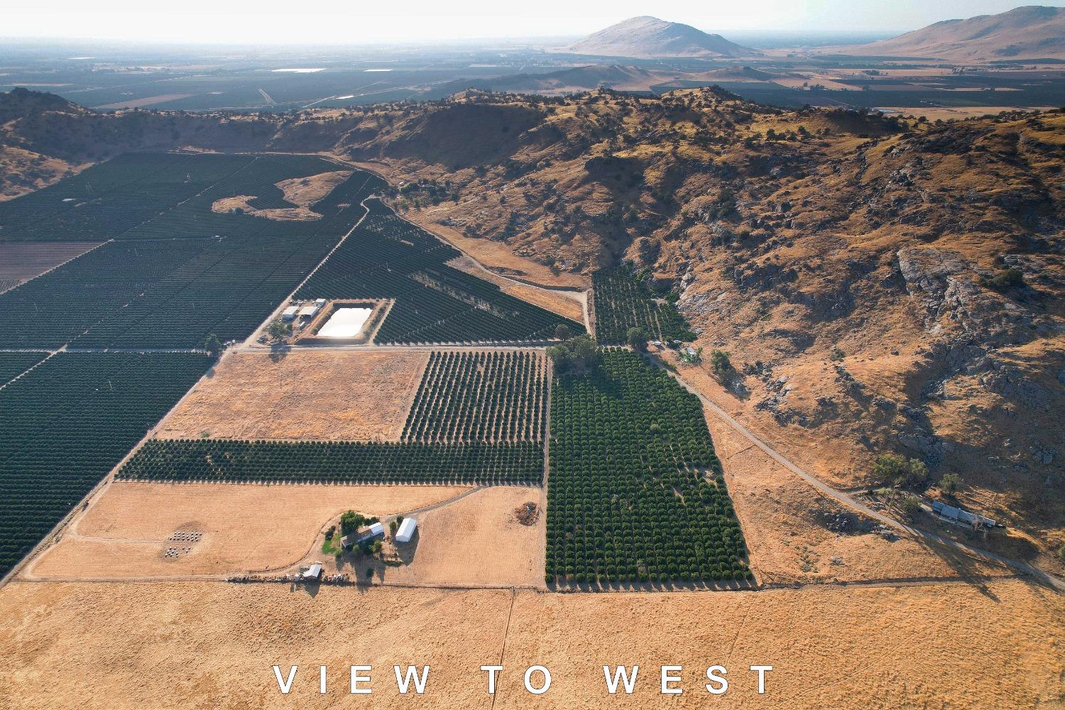 3363 S Anchor Ave, Orange Cove, CA 93646