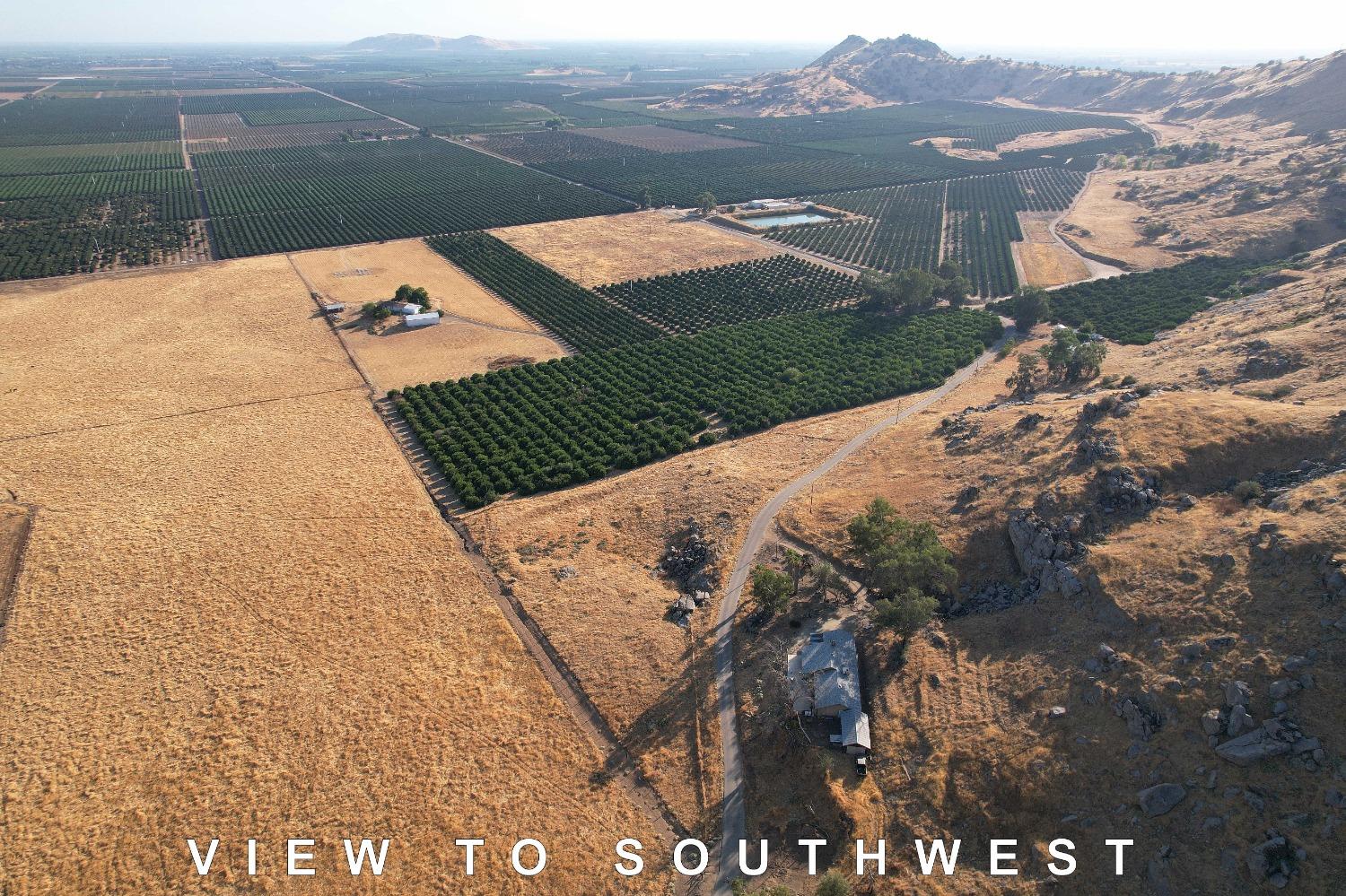 3363 S Anchor Ave, Orange Cove, CA 93646