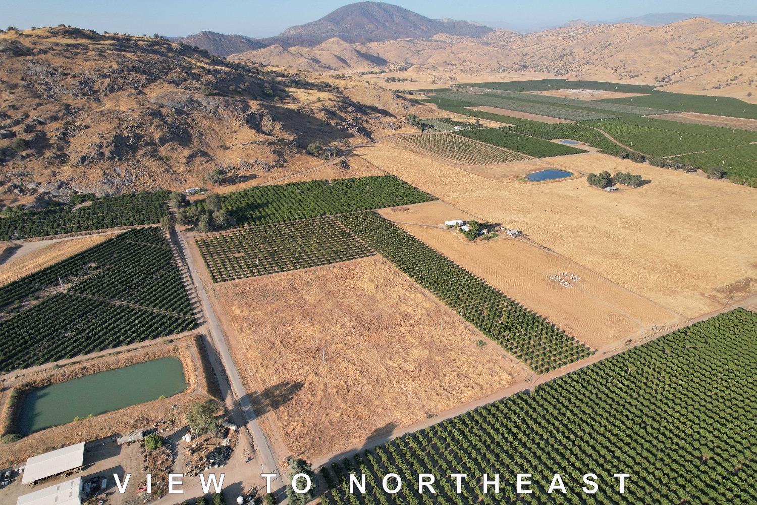 3363 S Anchor Ave, Orange Cove, CA 93646