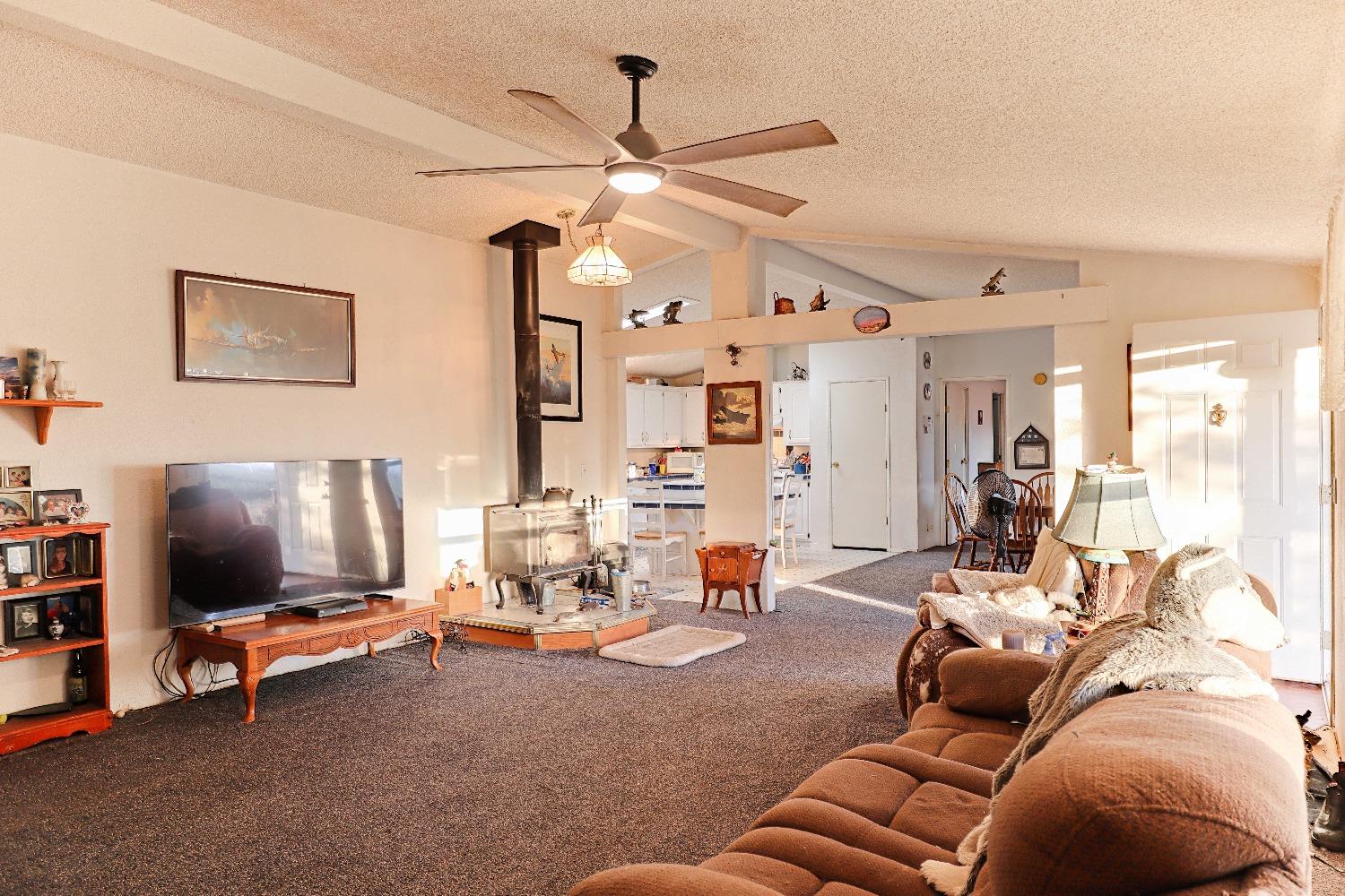 3363 S Anchor Ave, Orange Cove, CA 93646