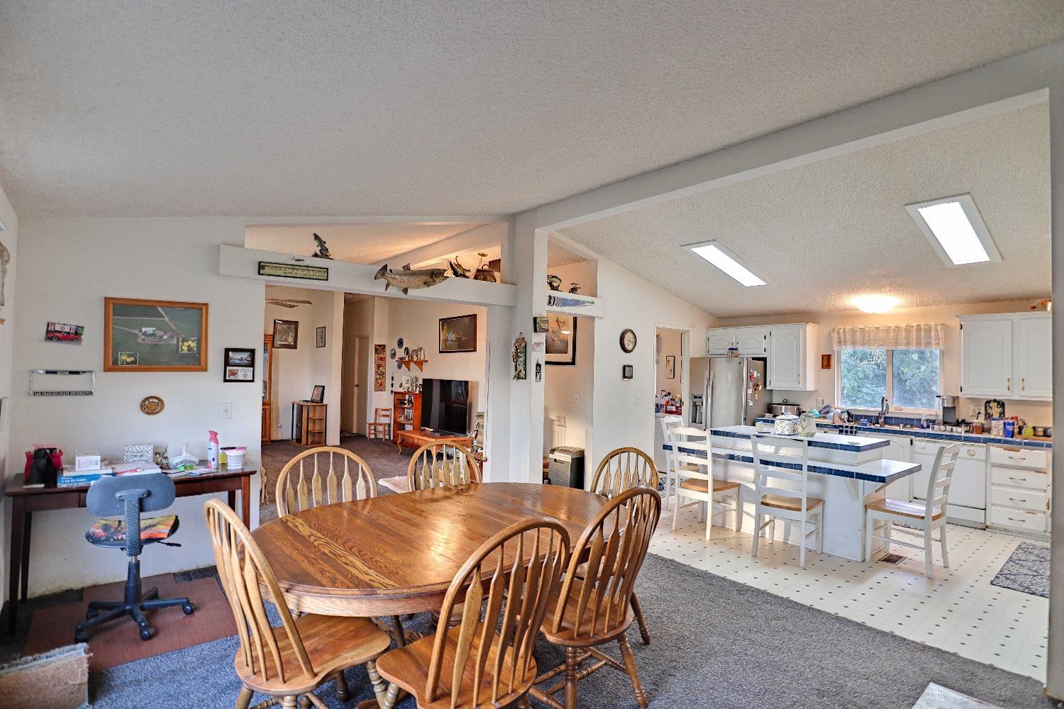 3363 S Anchor Ave, Orange Cove, CA 93646