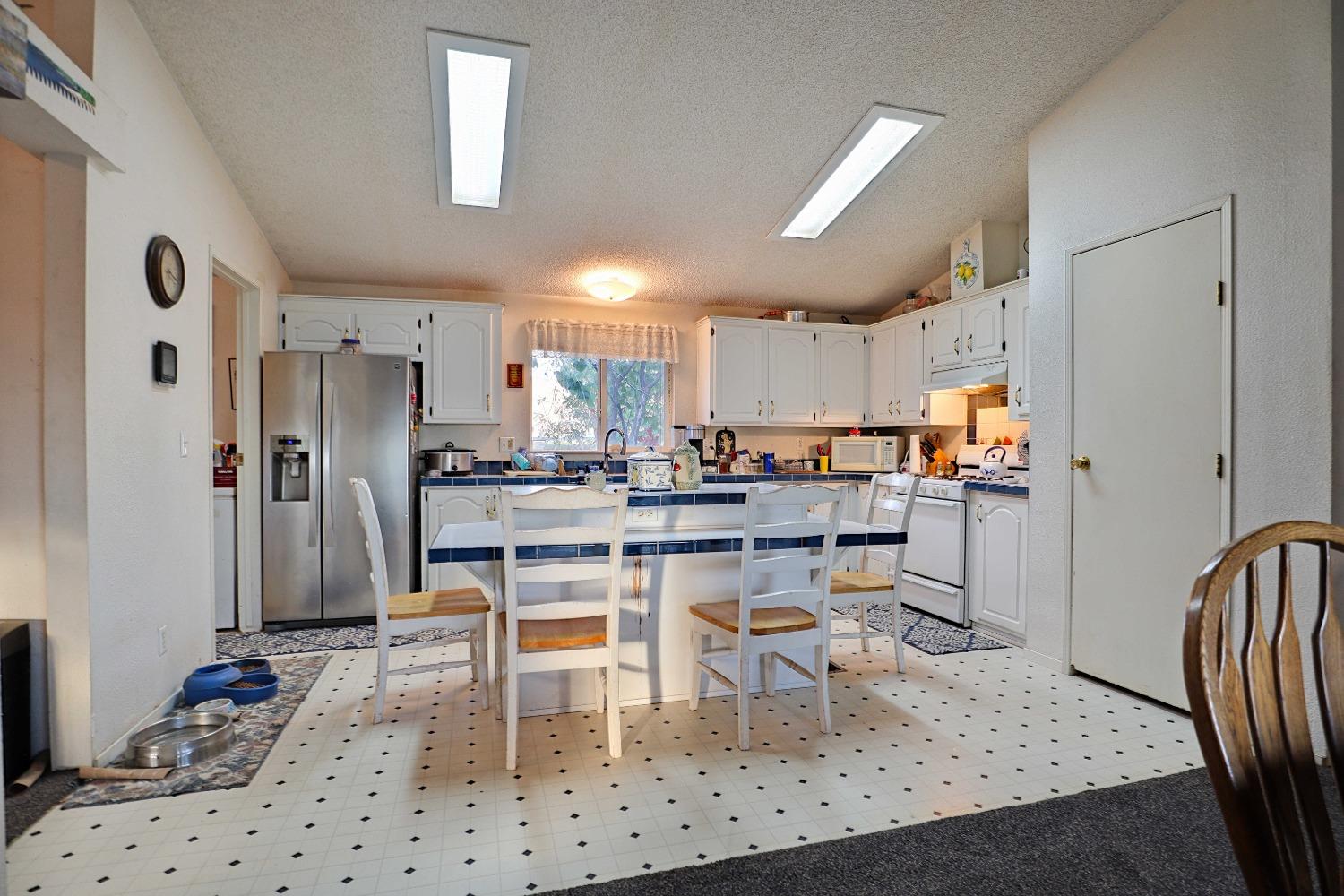 3363 S Anchor Ave, Orange Cove, CA 93646