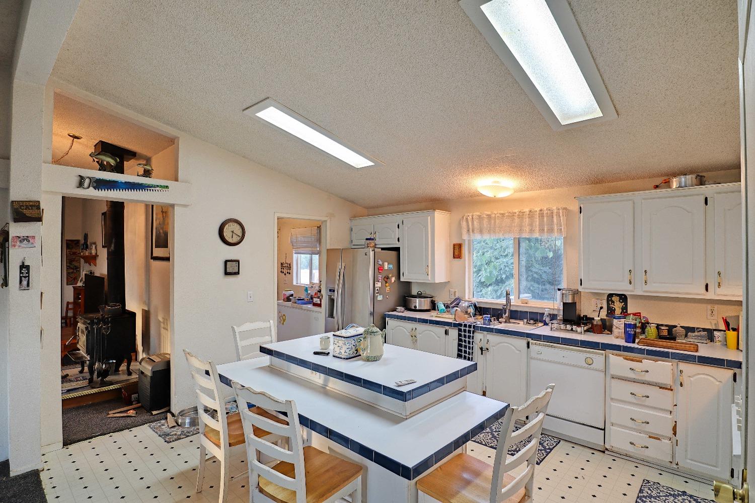 3363 S Anchor Ave, Orange Cove, CA 93646