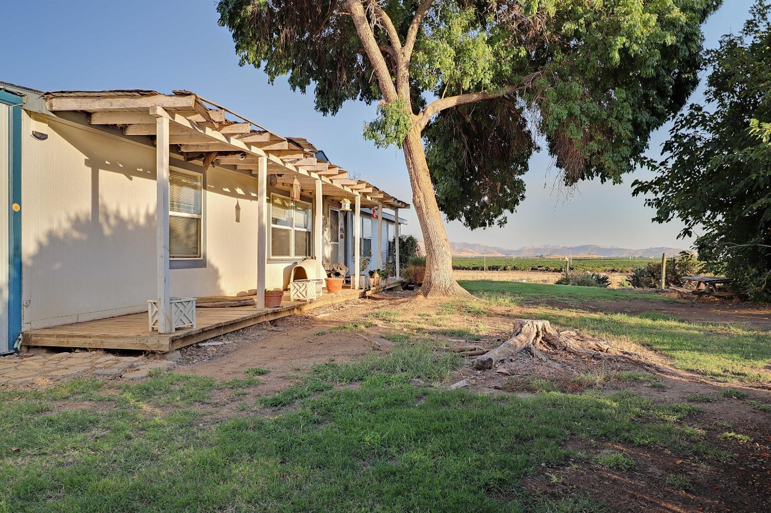 3363 S Anchor Ave, Orange Cove, CA 93646