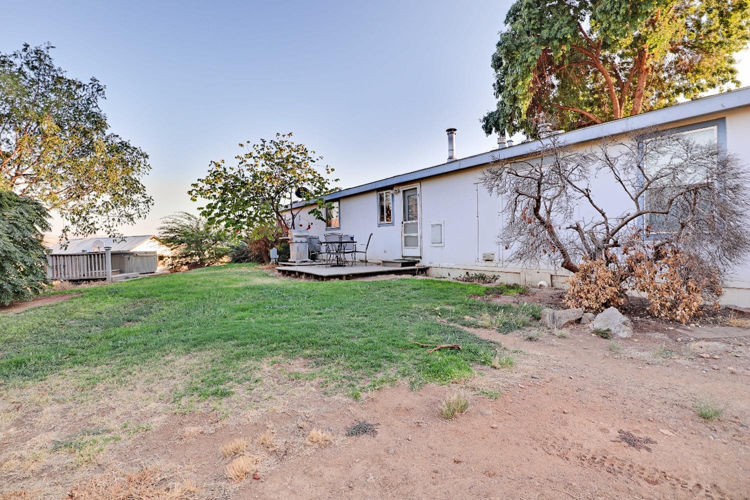 3363 S Anchor Ave, Orange Cove, CA 93646