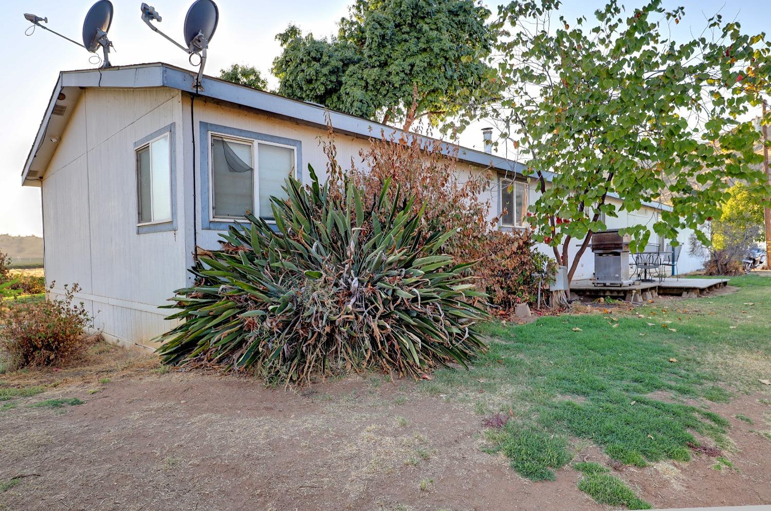 3363 S Anchor Ave, Orange Cove, CA 93646