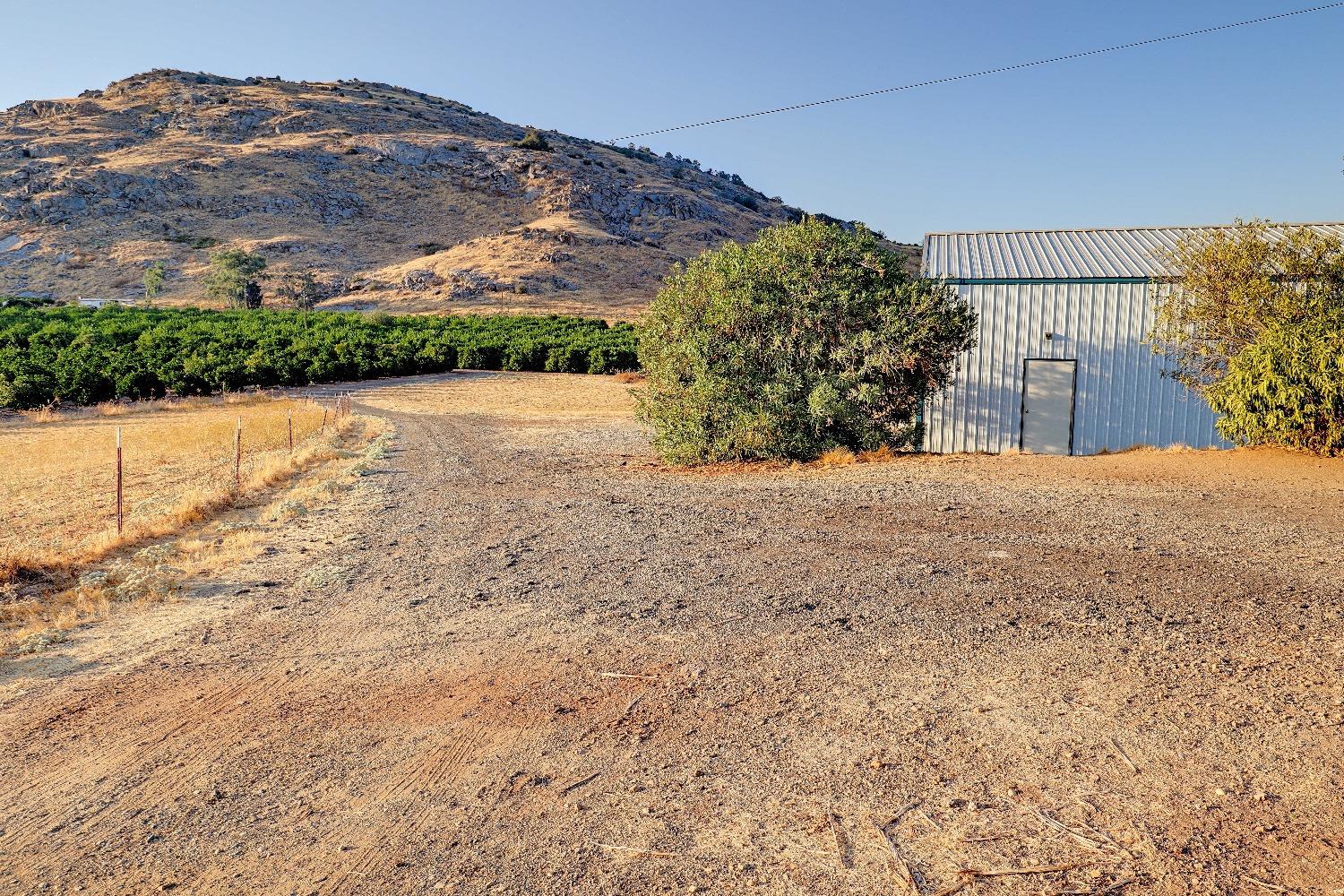 3363 S Anchor Ave, Orange Cove, CA 93646