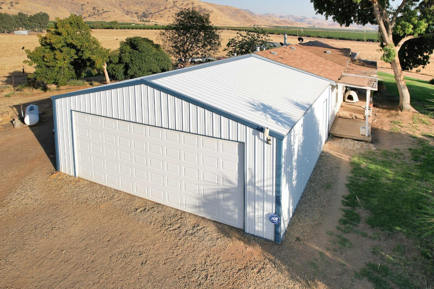 3363 S Anchor Ave, Orange Cove, CA 93646