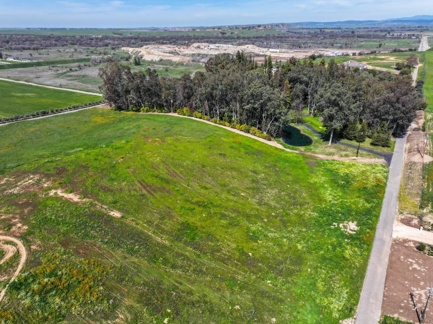 0 00 N Willow Bluff, Clovis, CA 93619