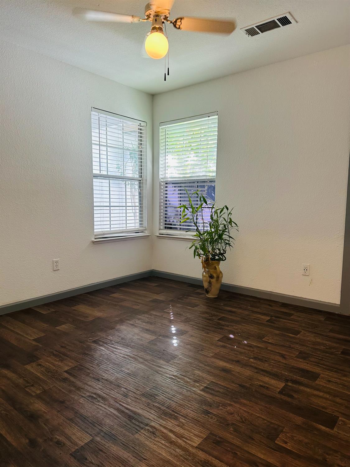 1604 Parkridge Dr, Chowchilla, CA 93610