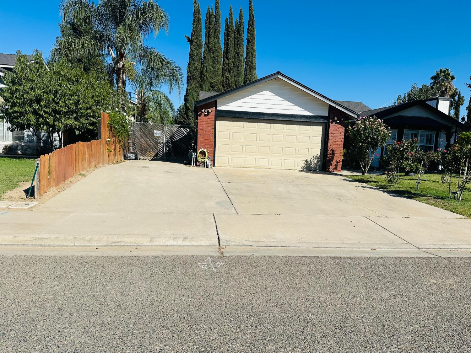 1604 Parkridge Dr, Chowchilla, CA 93610