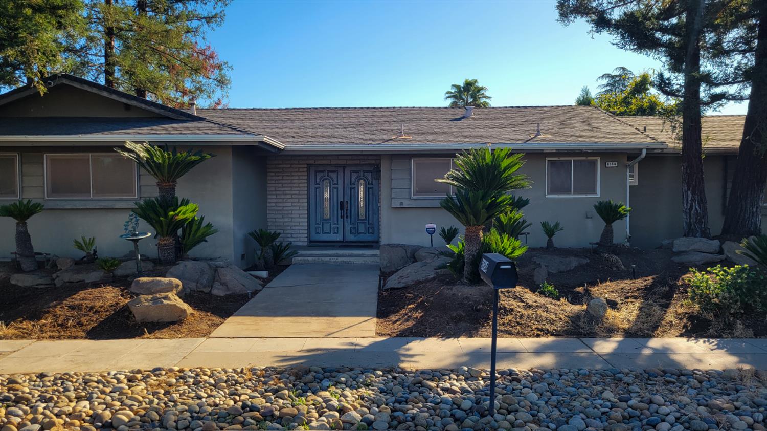 6164 N Maroa Ave, Fresno, CA 93704