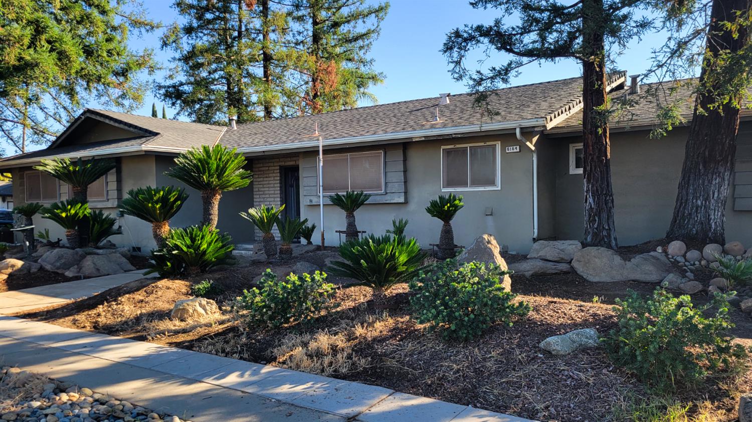 6164 N Maroa Ave, Fresno, CA 93704