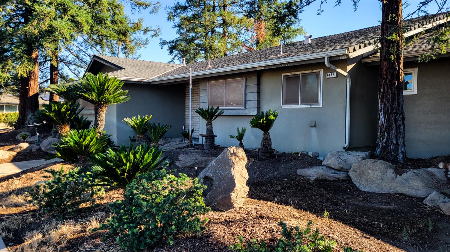 6164 N Maroa Ave, Fresno, CA 93704