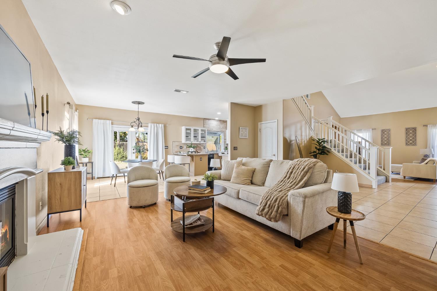 2722 Park Ave, Clovis, CA 93611