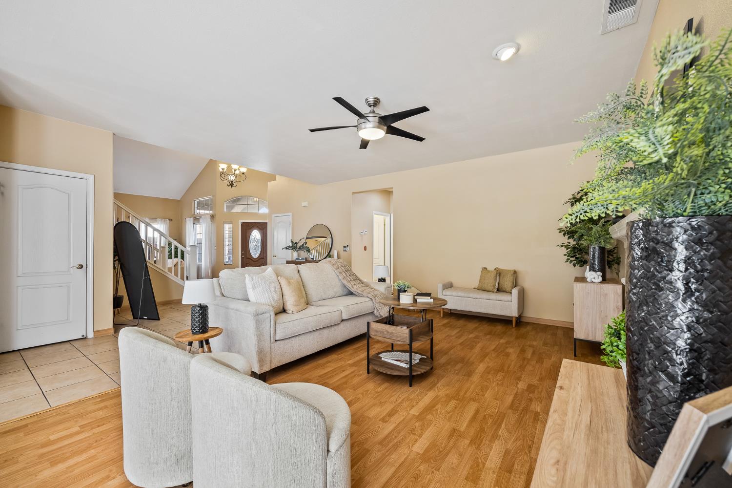 2722 Park Ave, Clovis, CA 93611