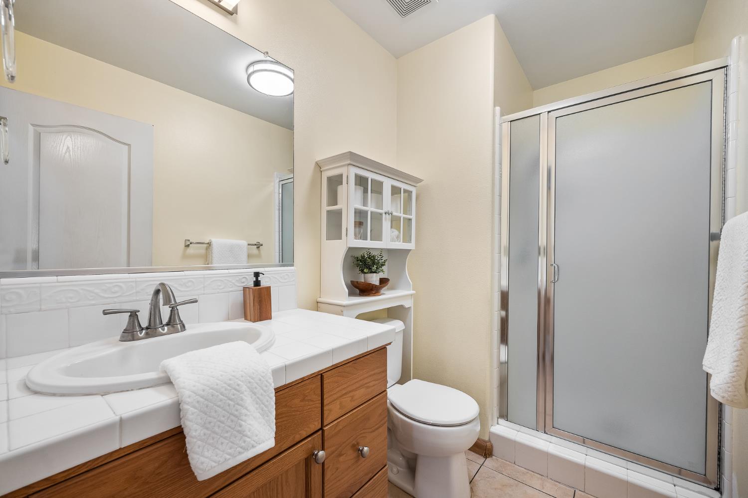 2722 Park Ave, Clovis, CA 93611