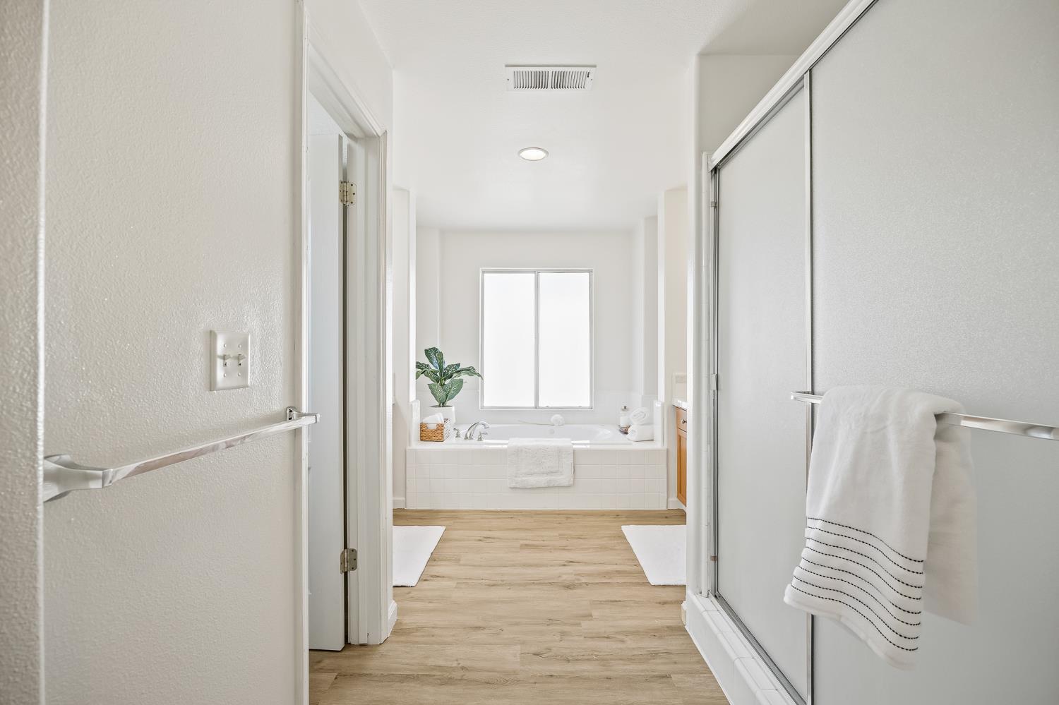 2722 Park Ave, Clovis, CA 93611