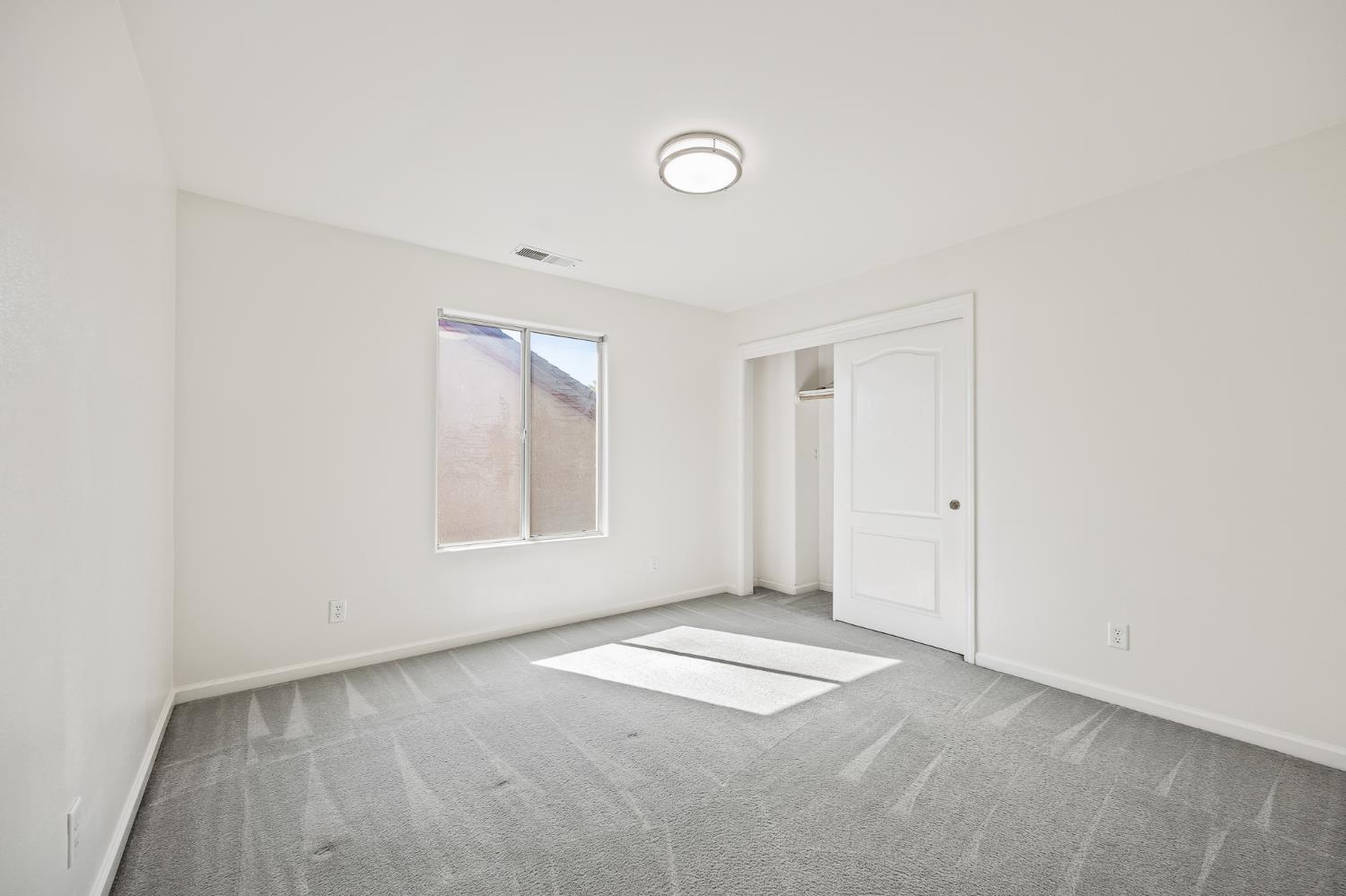 2722 Park Ave, Clovis, CA 93611