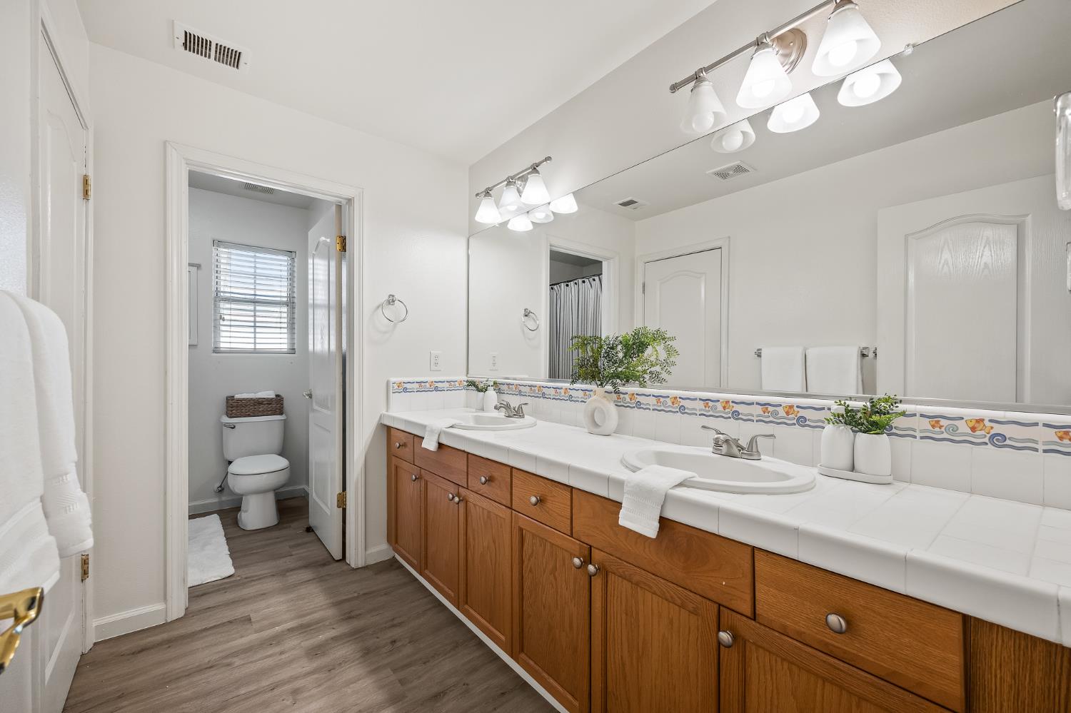 2722 Park Ave, Clovis, CA 93611