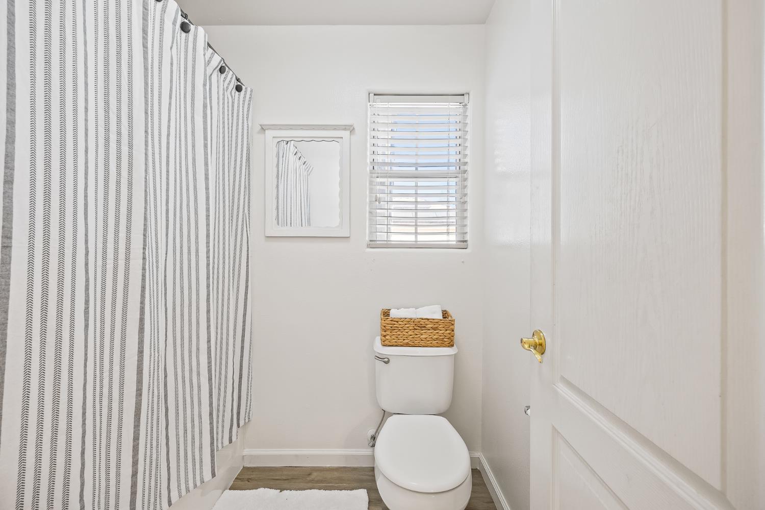 2722 Park Ave, Clovis, CA 93611