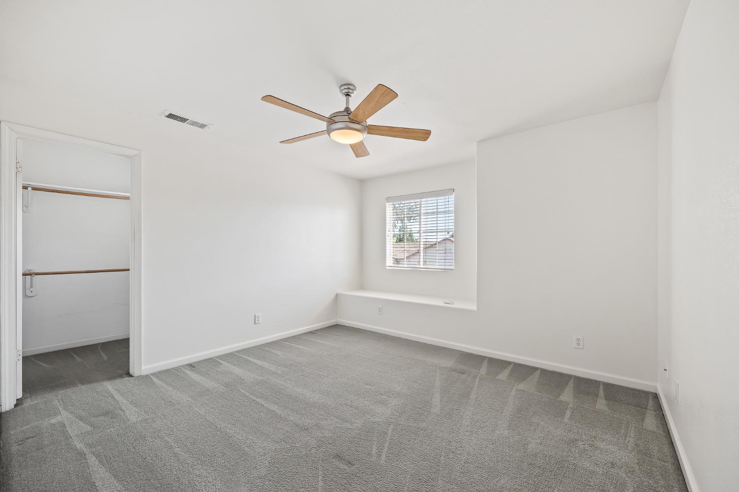 2722 Park Ave, Clovis, CA 93611