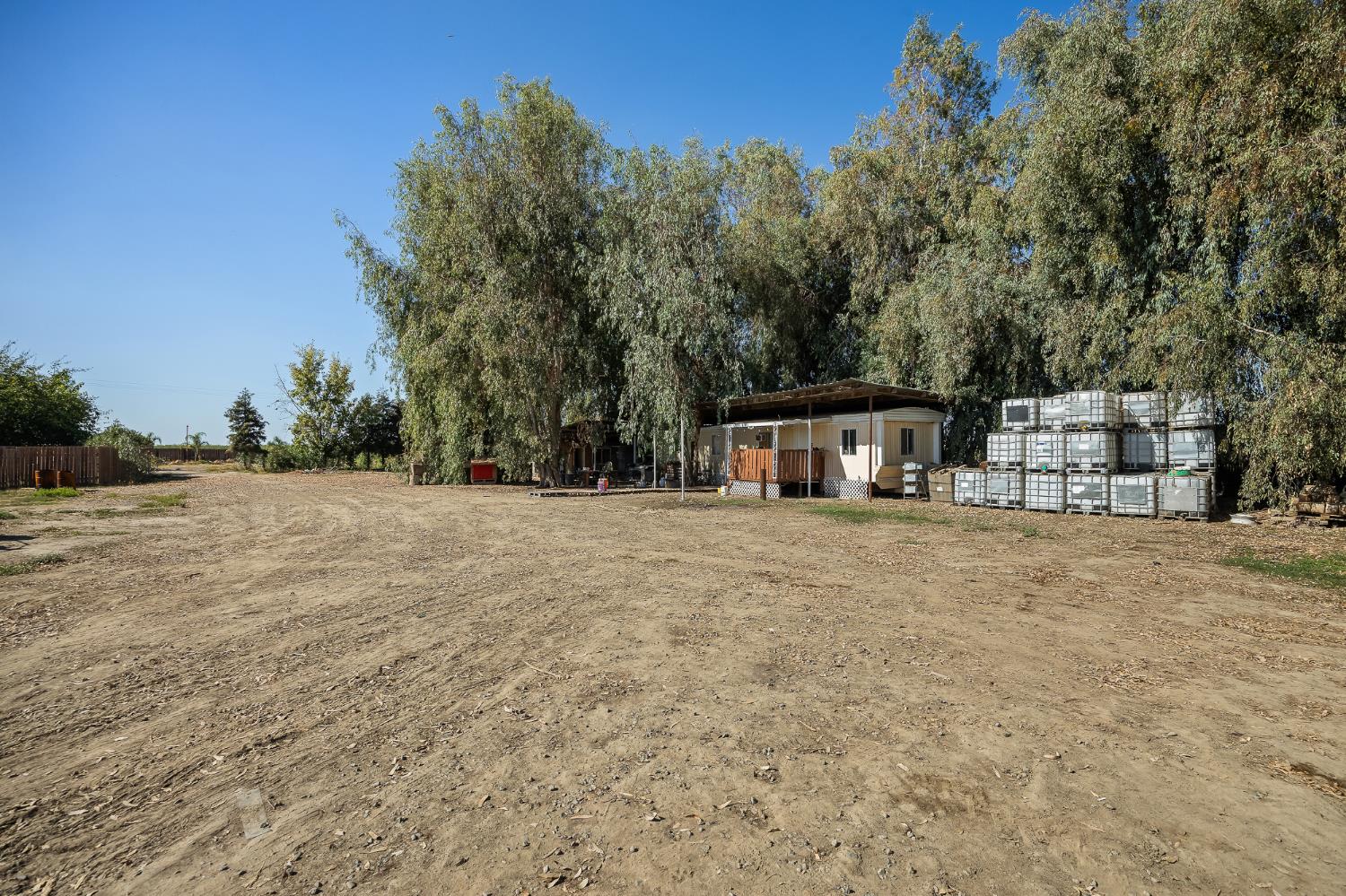 860 W Riverdale Ave, Riverdale, CA 93656