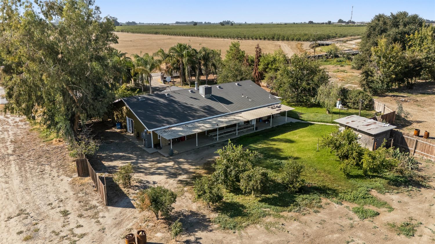 860 W Riverdale Ave, Riverdale, CA 93656