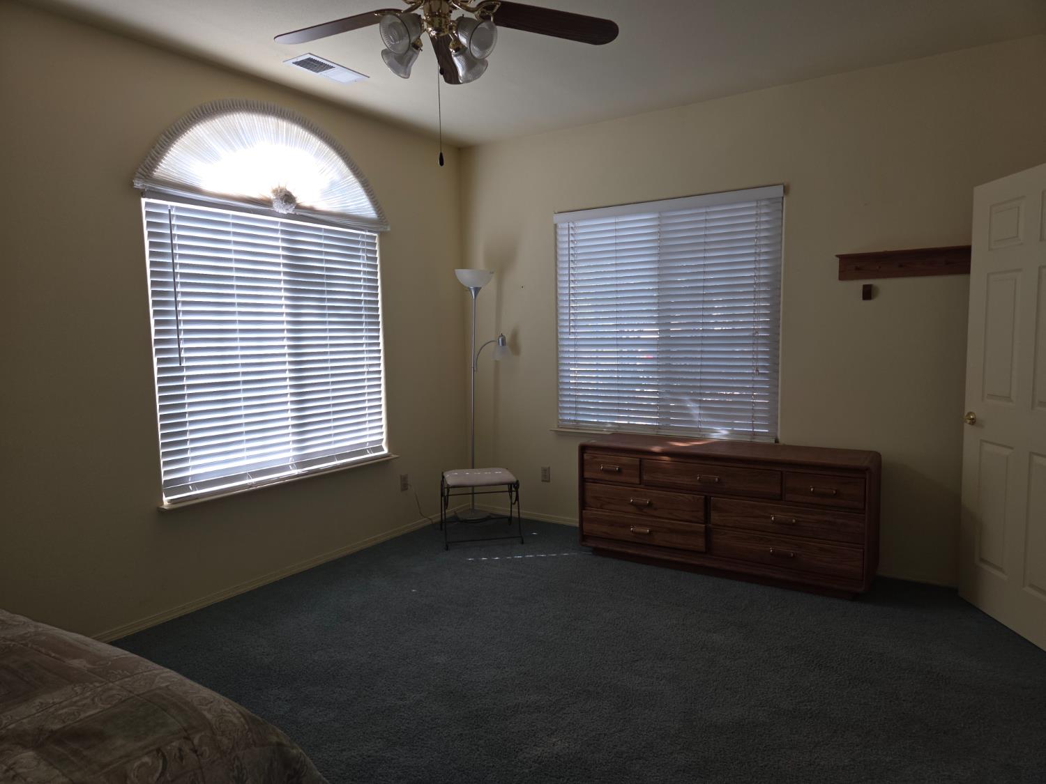 2300 Sierra St #122, Kingsburg, CA 93631