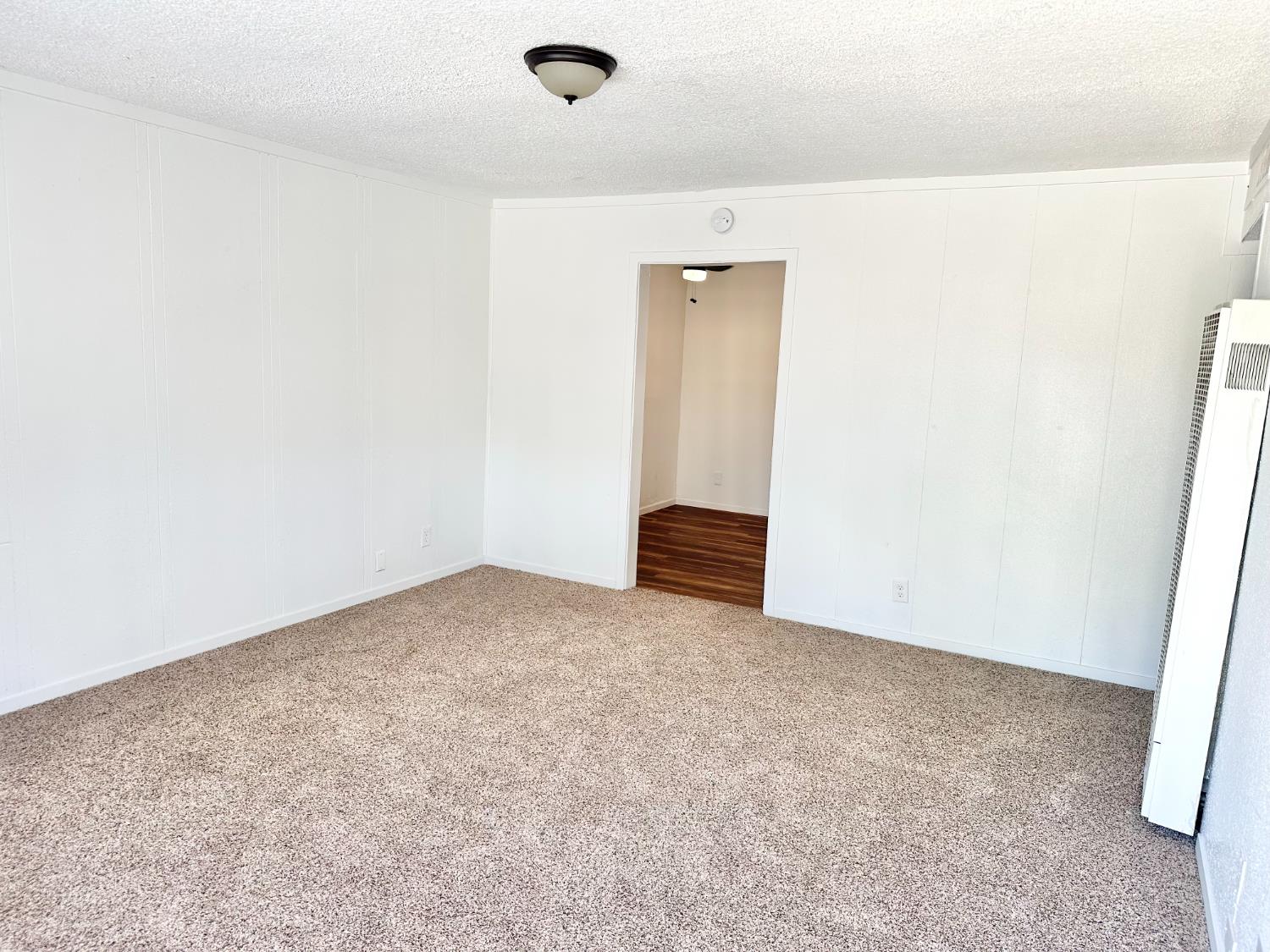 967 E Cleveland Ave, Porterville, CA 93257