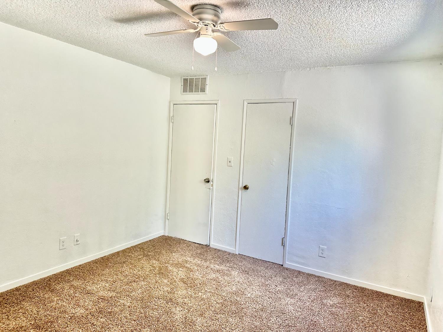 967 E Cleveland Ave, Porterville, CA 93257