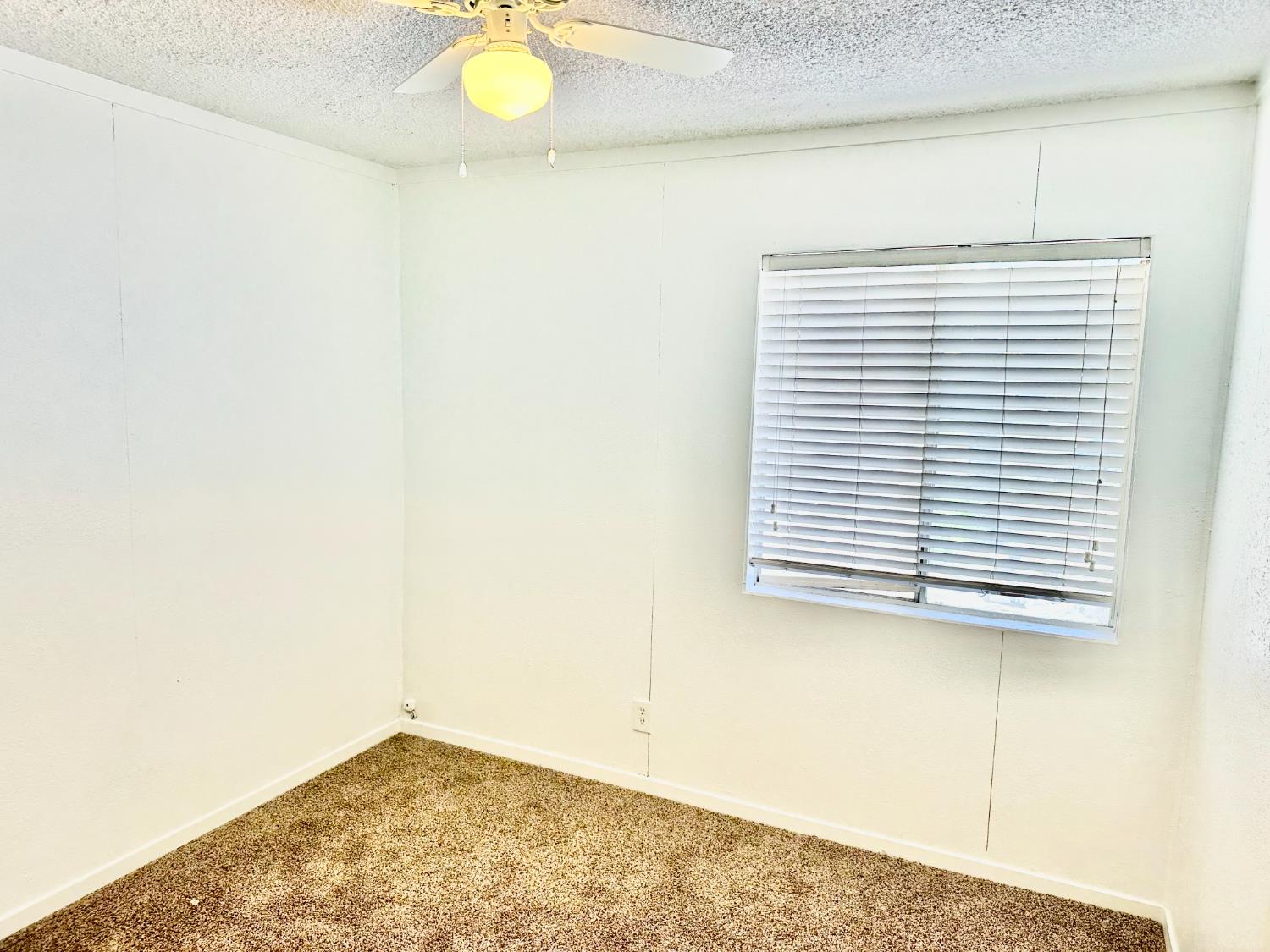 967 E Cleveland Ave, Porterville, CA 93257