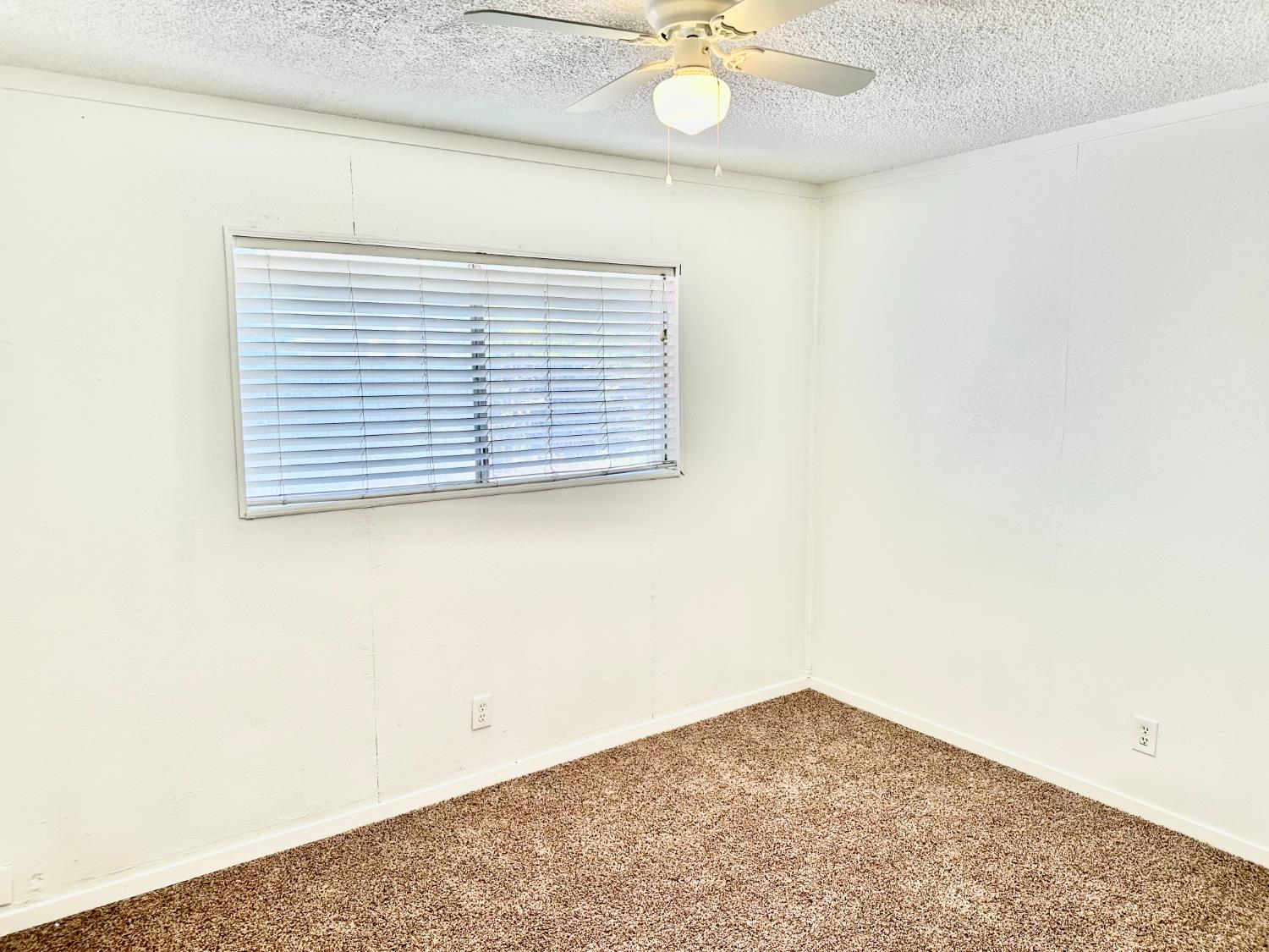 967 E Cleveland Ave, Porterville, CA 93257